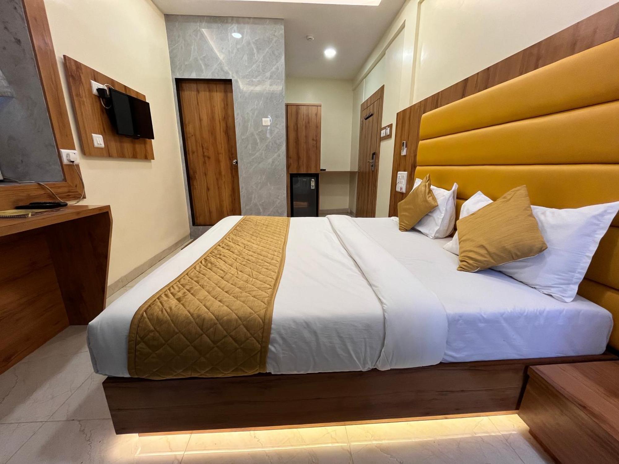 Hotel National - Grant Road Мумбаї Екстер'єр фото