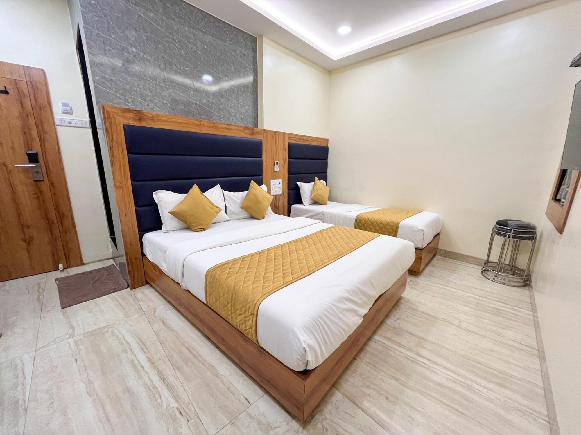 Hotel National - Grant Road Мумбаї Екстер'єр фото