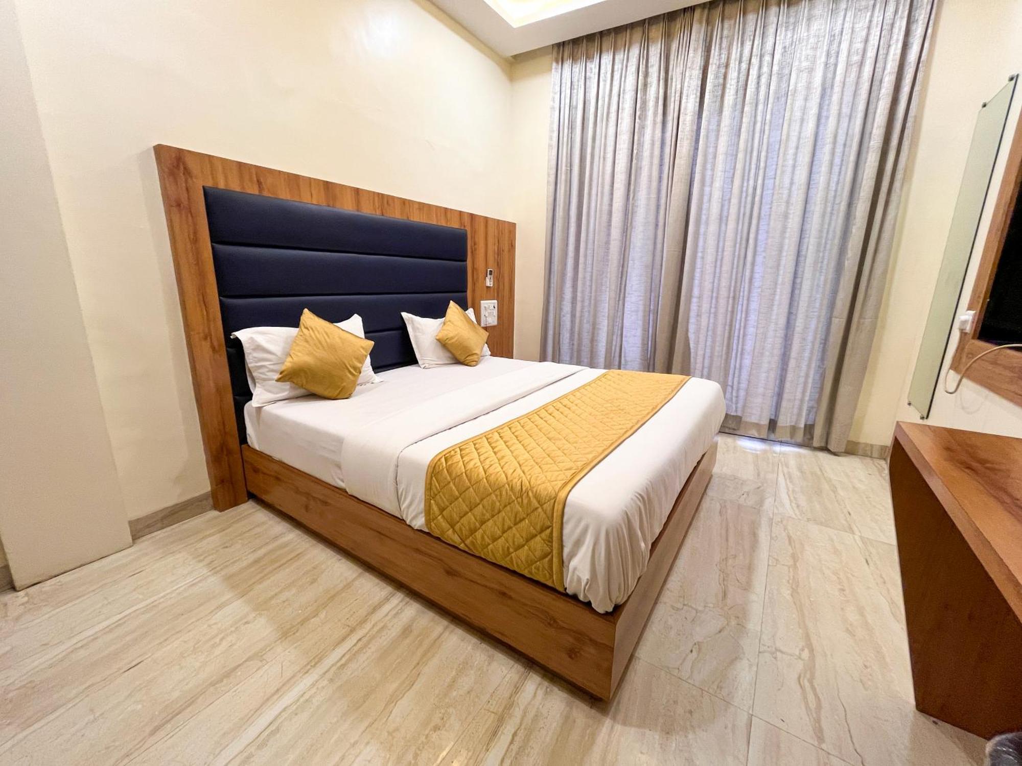 Hotel National - Grant Road Мумбаї Екстер'єр фото