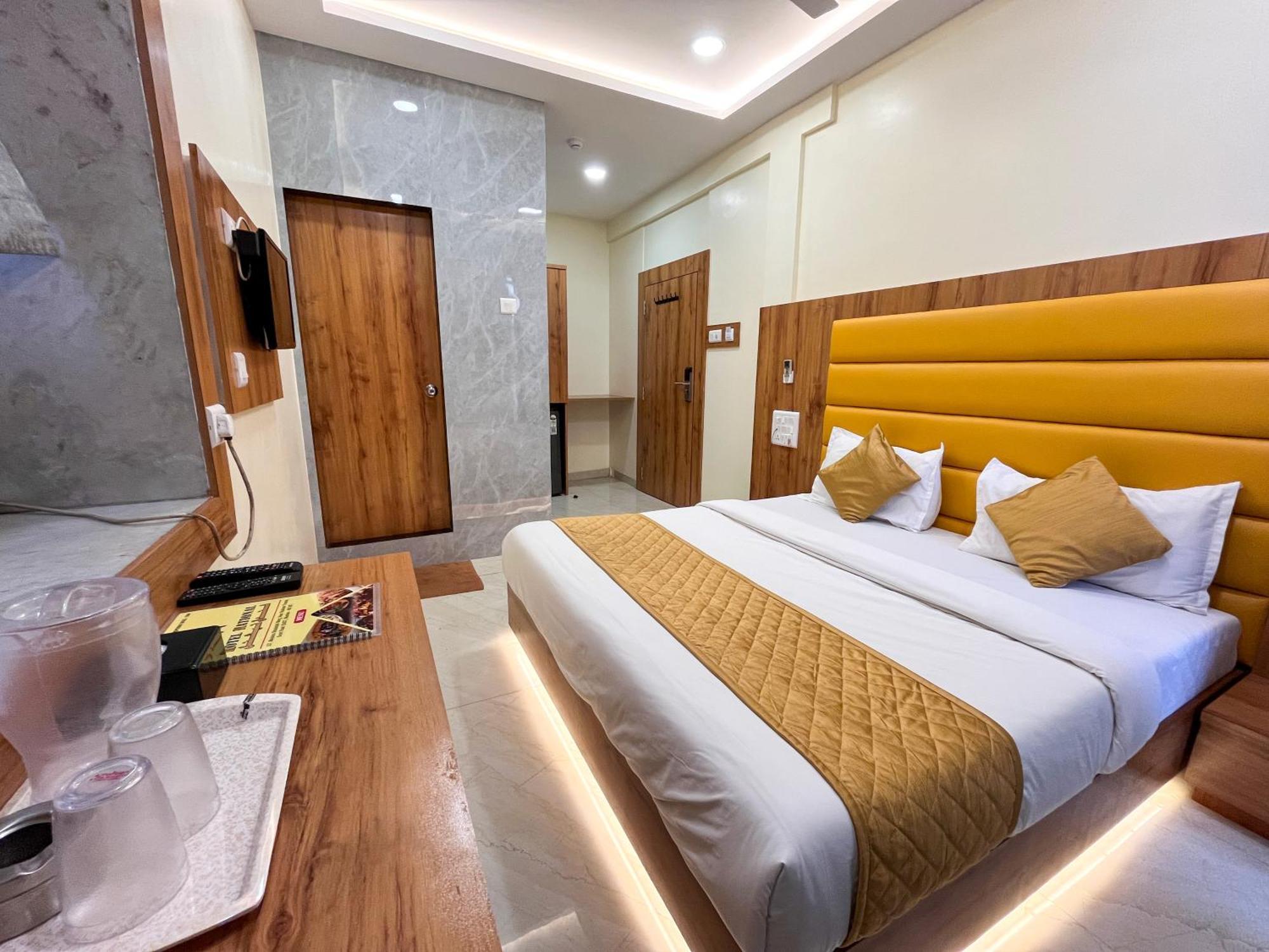 Hotel National - Grant Road Мумбаї Екстер'єр фото